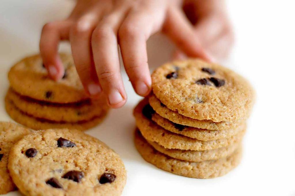 chocolate chip cookies - mummy magic 100 gm of unsalted butter (room temperature) 60 gm of granulated white sugar 60 gm of light brown sugar 1 large egg 1 tablespoon of vanilla extract 1 cup of