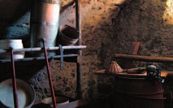 The guided tours present an authentic picture of the world of Heidi. From the storage cellar, guests are led up to the rustic parlour, where Heidi and Peter await.