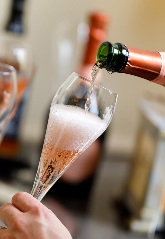 Celebrate your love at Waldorf Astoria Amsterdam with a glass of pink bubbles.