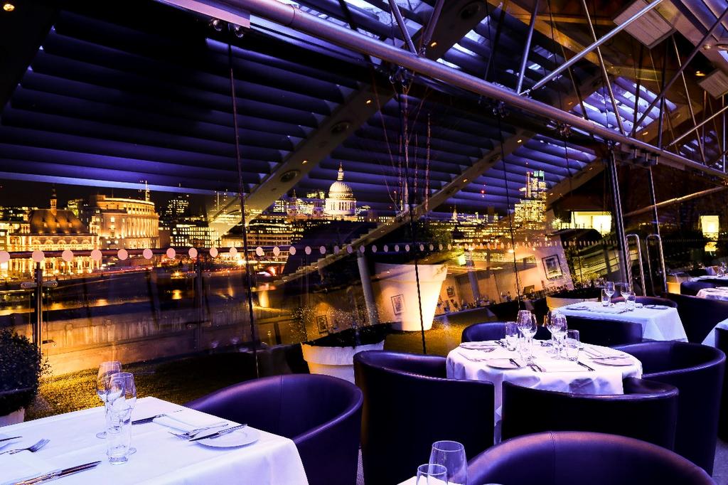 THE RESTAURANT For a truly memorable event, the OXO Restaurant boasts the very best views, an impressive drinks list and the finest food with a focus on flavour, provenance and high-quality produce.
