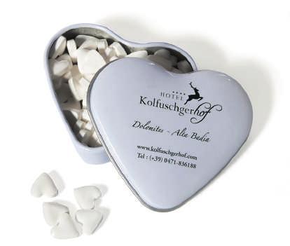 MINTS Personalised heart shaped tin (white, red or silver)