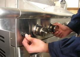 Push and turn the Searing knob to HI position and hold down for 3-4 seconds while continue to