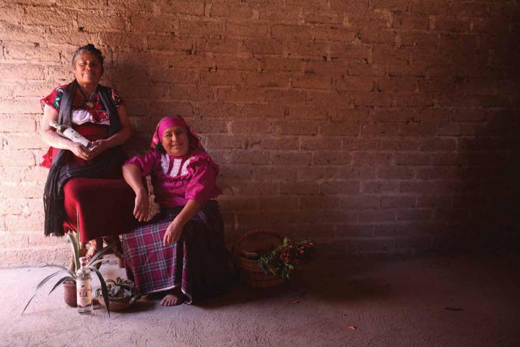 ( Los hij o s del m ague y ) LOCAL COOP - Women from Matatlan, with less than $250 of income. - Most of their husbands work in the U.S.