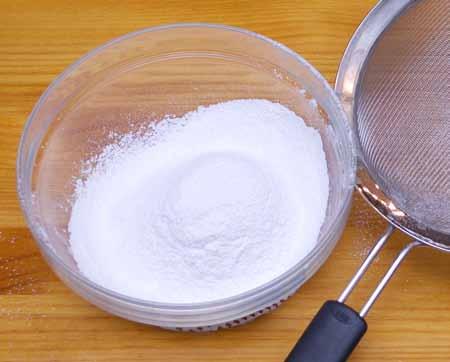 3 3 Combine the egg whites and the extract and whip with a whisk until
