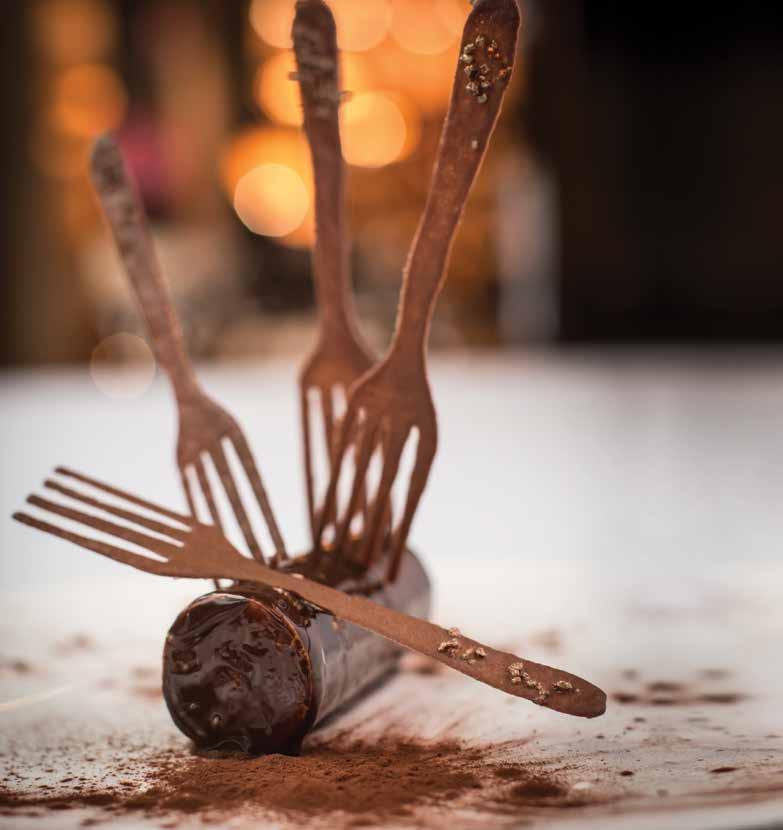 DEATH BY CHOCOLATE Do you love chocolate? Are you a chocolatier? Learn the best tricks and tips of the pastry world.
