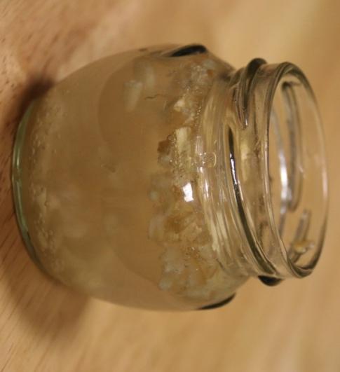 BEVERAGES Ginger Bug ª 1-2 fresh ginger roots ª ½ cup white sugar ª 2 cups filtered water * See FAQs Container: Quart jar Days to ferment: 5 Freshly grate 2-3 tbsp. of ginger root.