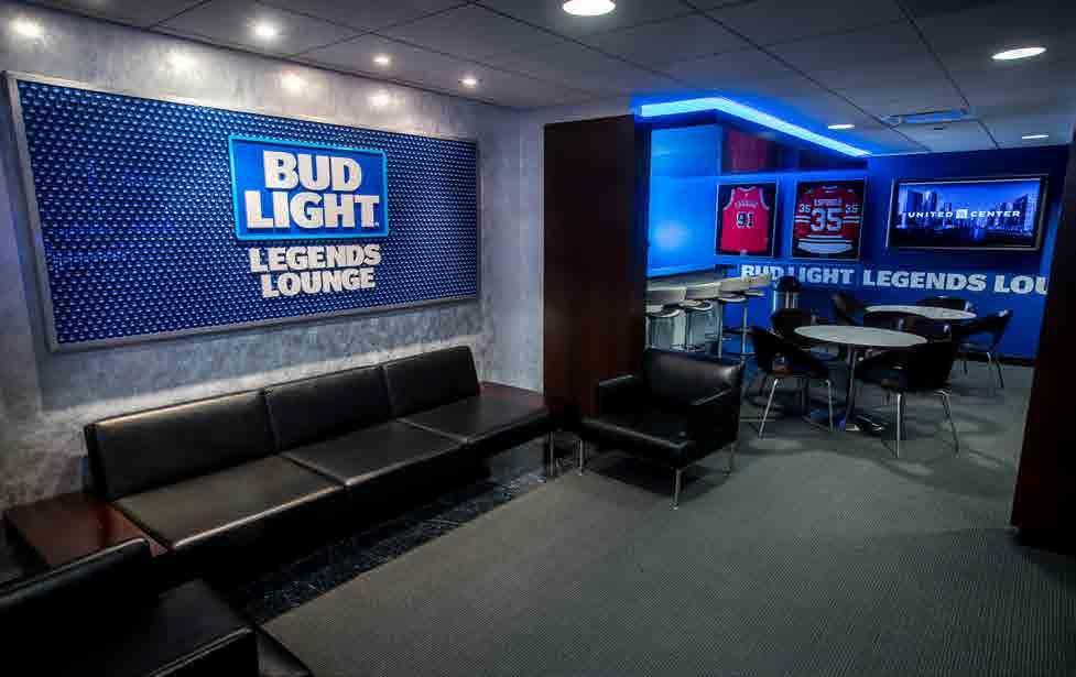 private lounge Convertible lounge for meeting space Catering by Levy Restaurants Full-service bar with bartender and suite attendants LCD televisions with satellite and in-house video (Bulls and