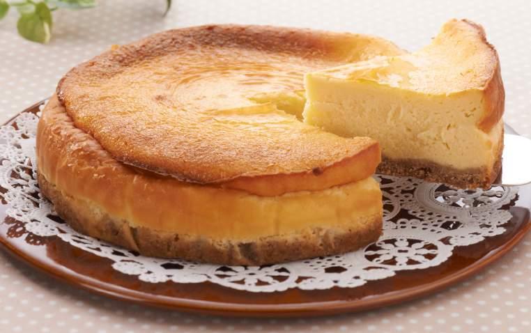 DESSERTS USA Baked Cheesecake Yields one 15cm diameter cake Knife blade Yes, basic baked cheese cake can also be prepared using the KitchenExpress.