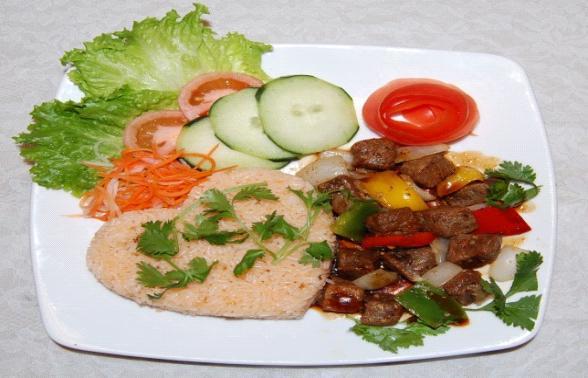 . charbroiled pork, shrimp, eggroll, grilled ground pork, egg R2 - Rice with Grilled Sliced Pork or Grilled Pork Chop (Cơm Thi t Nươ ng hoă c Sươ n Nươ ng).