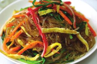 RICE TO-GO KOREAN TRADITIONAL NOODLE & VEGGIE CUP JAPCHAE Ready-made noodle