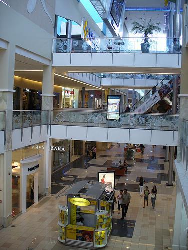 of Multiplaza Mall whose third and fourth phase of development guarantees an steady influx of wealthy families, youngsters and adults with disposable income.