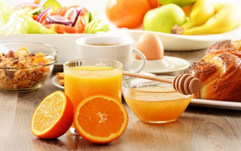 at the time of your event Pastries & Muffins Choice of Four Entrées Coffee & Tea Selection of Juices Bountiful Breakfast Buffet $26 Minimum of 12 guests required Fresh