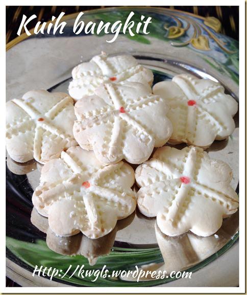 KUEH BANGKIT 芡粉饼 SERVINGS: 2 baking trays that can place at least 100 cookies (depending on your mould