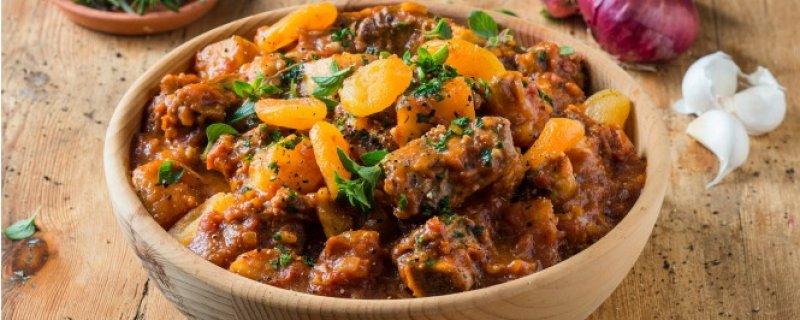 Beef Short Rib and Sweet Potato Tagine Sunday 11th March 01:00:00 00:20:00 4 A true comfort food dish to prepare on a cold evening. Serve it with creamy polenta, pap or couscous. 1. 15ml sunflower oil 2.