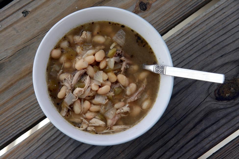 Chicken and White Bean Chili Soup Makes one large pot (about 4 quarts) serves about 6 Prep time: 10 minutes Cook time: 2 minutes *gluten free This soup is very easy to make and deliciously flavorful,