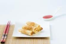 Duck Spring Roll 800188 90x20g Mini crispy pancake rolls with succulent duck, vegetable and hoison