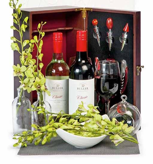 $65 $70 Double Wine Box 32 28 2009 Buller Classic Chardonnay 700ml 2009 Buller Classic Shiraz 700ml Presented in a beautifully crafted polished double wine box designed to