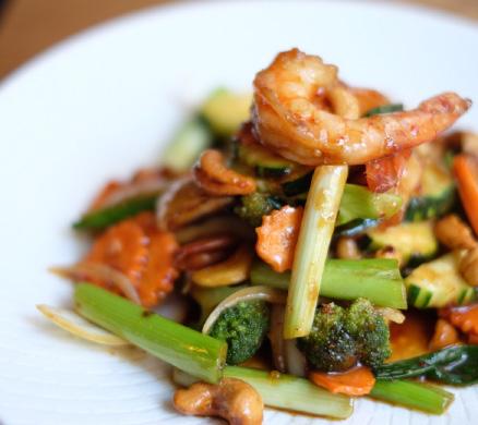 STIR-FIRES CASHEW NUTS CASHEW NUTS PAD-MED-MA-MUANG Stir-fried cashew nut with chilli jam,