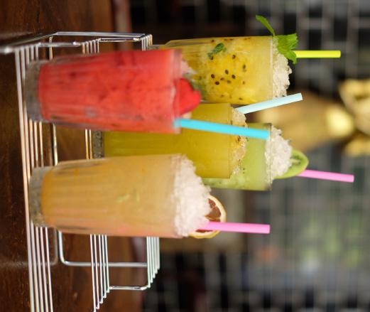 BEERAGES CLEANSER / NON ALCOHOLIC DRINKS CLEANSER KIWI COOLER Fresh Kiwi, spice syrup, lemon juice, apple juice shaken and topped with lemonade.