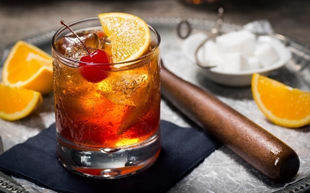 OLD FASHIONED 60ml Whiskey (or any dark spirit) 1 sugar cube or 10ml sugar syrup 4 dashes of bitters Orange or lemon rind Build in glass.