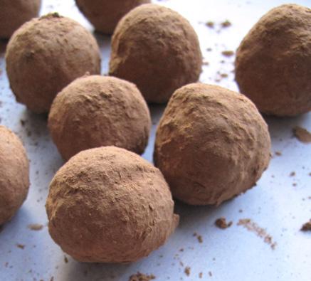 coconut-carob truffles PREP TIME: 15 MIN COOK TIME: 2 HRS SERVINGS: 2 3 1 (14-oz) can coconut milk 3 tbsp honey 2 tsp vanilla extract 2 tsp + ¼ cup toasted carob powder ¾ cup unsweetened shredded