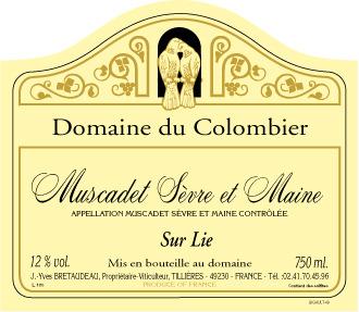 Muscadet Sèvre & Maine Sur Lie "Cuvée des Deux Colombes" Vineyard: 18 ha (Muscadet S&M Sur Lie) Age of the vine: 2 ha older than 50 years 16 ha are about 20 years old Muscadet S & M sur Lie 2013
