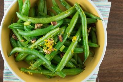 Rosemary Green Beans Servings 4 Total Time: 30 minutes Cook Time: 30 minutes Calories 75 Carbohydrate 6g Protein 2g Fat 6g 2 pound(s) green beans, fresh trimmed teaspoon(s) sea salt divided 2