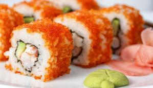 50 Crab, avocado, and asparagus topped with spicy tuna and tempura flakes *NEW YORK ROLL $10.
