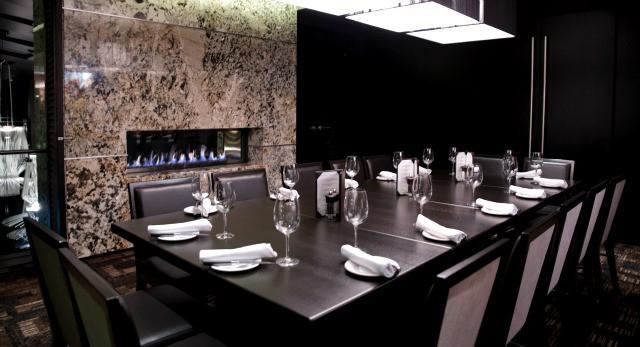 GROUP DINING SPACES PRIVATE ROOM Seated Capacity: 14