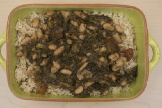Wonderful White Beans & Greens with Rice ADAPTED FROM CHAPEL HILL-CARRBO CITY SCHOOLS HEALTHY, DELICIOUS, MEAT-FREE RECIPE F K-12 SCHOOLS Turnip greens, raw, chopped (thick stems removed) Turnip