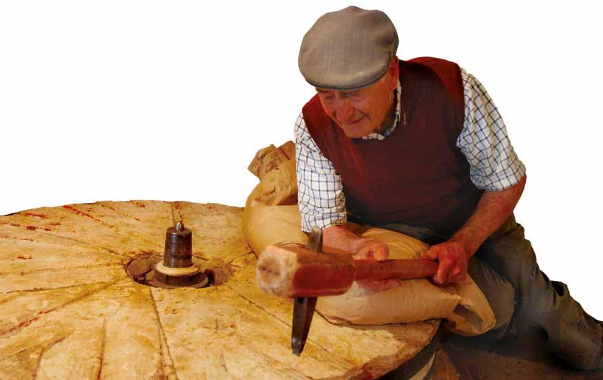 Our milling activity began in the mid 1950s when our father, Felice Marino, learned that there was a small mill for sale in the town of Cossano Belbo, complete with the original mill stones and