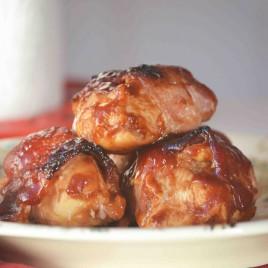 Bacon Wrapped BBQ Chicken Bundles Ingredients: 1 lb of boneless skinless chicken breast cut in half or in thirds (depending on how large your breasts are) 1 cup of your favorite BBQ sauce (I like