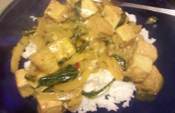 Coconut Tofu Curry 2 bunches green onions 1 (14 oz) can coconut milk ¼ cup soy sauce, divided ½ tsp brown sugar 1 ½ tsp curry powder 1 tsp minced fresh ginger 2 tsp chile paste 1 lb firm tofu, cut