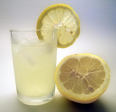 Serve with your favorite HCG friendly vegetables. Lemonade 1 cup water 2 Tbsp of lemon juice 10 drops of plain stevia 10 drops of lemon stevia 1. Pour water into container. 2. Mix in lemon juice and then stir.