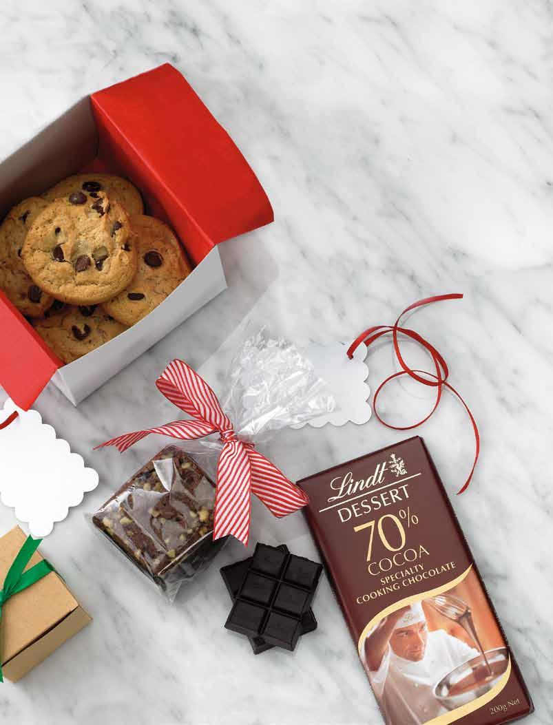 Create a thoughtful gift for friends just by placing your cookies into a festive box. Give homemade, made with Lindt.