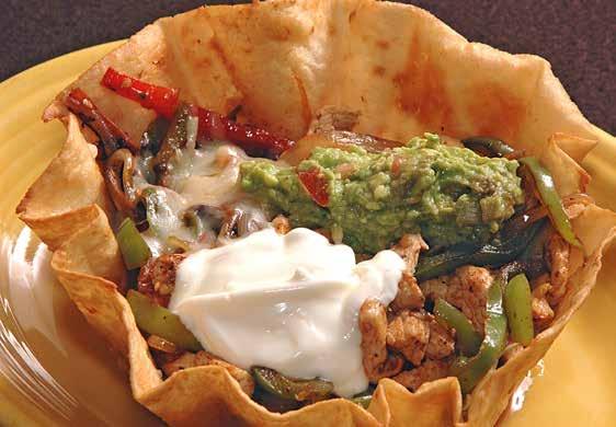 25 Choice of beef, shredded beef or chicken topped with refried beans and cheese dip. Río Chico Fajita Nachos 9.