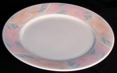 80 WHITE OCTAGON CHINA Salad/dessert plate.40 Dinner plate.40 Soup bowl.40 Cup & saucer.80 Bread plates.40 WHITE W/SILVER CHINA Salad/dessert plate.50 Dinner plate.