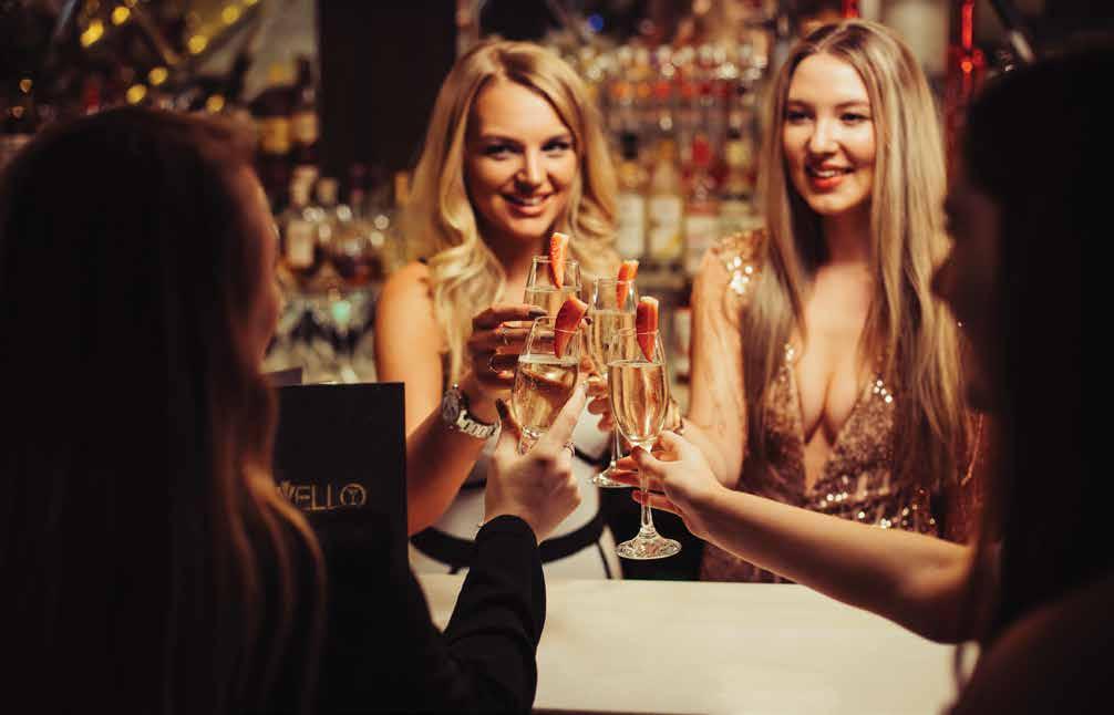 DRINKS PACKAGES Drinks Reception Prosecco 5 per person Classic Cocktail 5 per person (Cosmopolitan, Mojito, Strawberry Daiquiri, Amaretto Sours or Watermelon Twist) Veuve Clicquot Champagne 9.