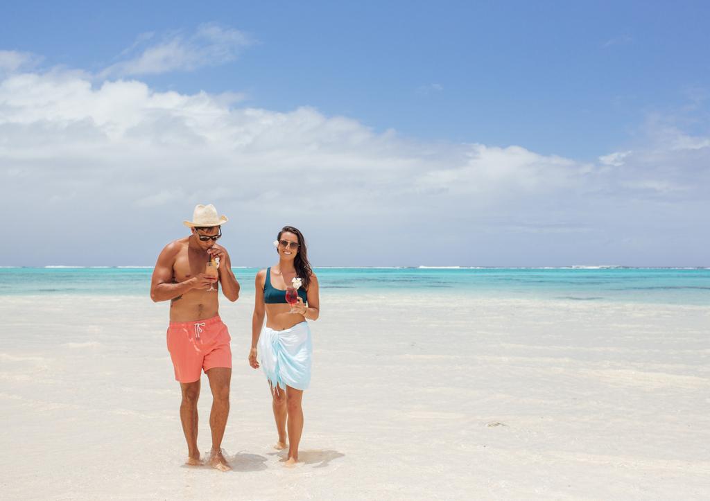 HONEYMOONS WITH PACIFIC RESORT HOTEL GROUP Escape to the Cook Islands for a peaceful honeymoon in a little paradise.