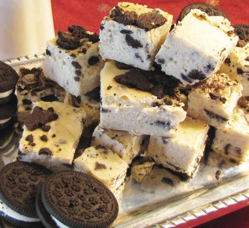 Happiness is... 39104 COOKIES & CREAM Las Cookies & crema Creamy vanilla fudge with lots of chocolate cookie chunks.