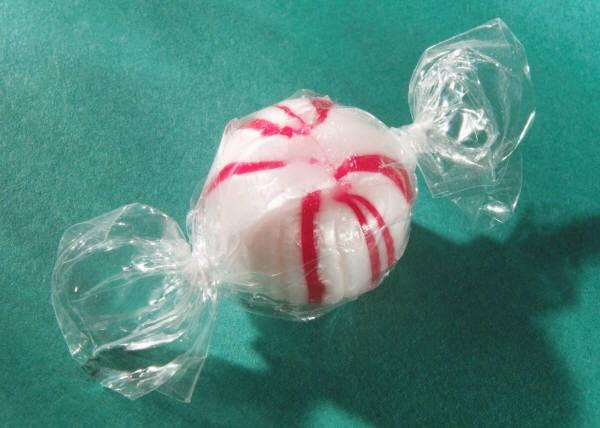 Page 18 Peppermint Candy Truffles Submitted By: Cunningham 6 oz. white chocolate chips 2 Tbsp. whipping cream 2 Tbsp.