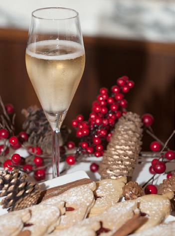50 Mulled wine or cider, unlimited drinks and selection of 3 Christmas canapes at 27 Two hour evening package Mulled wine or cider, unlimited drinks