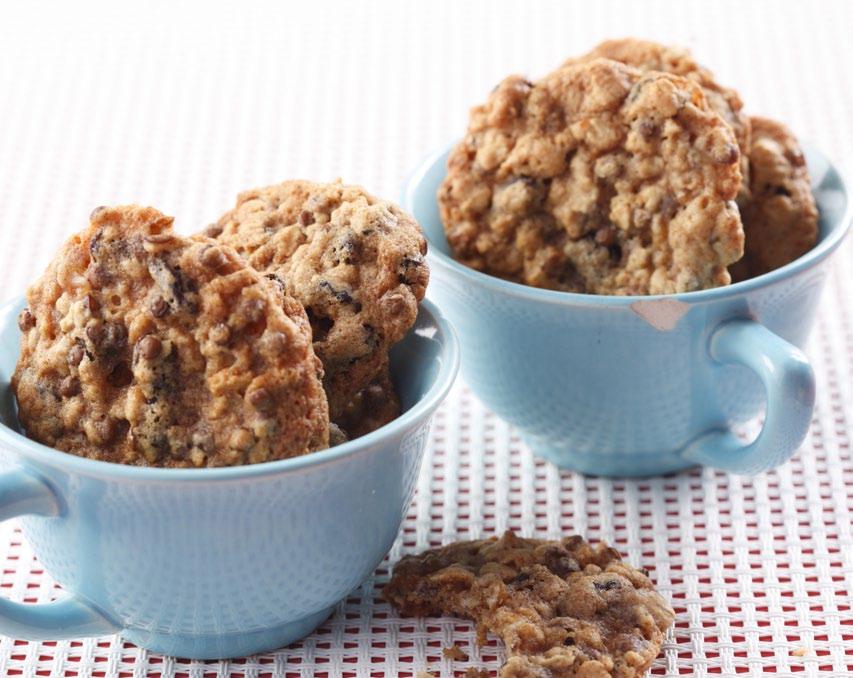 OATMEAL-RAISIN COOKIES WITH MARMALADE AND RED LENTILS ¼ cup (60 ml) dry red lentils 1 cup (250 ml) all-purpose flour 1¼ cups (310 ml) oats ½ tsp (2 ml) baking powder ½ tsp (2 ml) baking soda ½ tsp (2