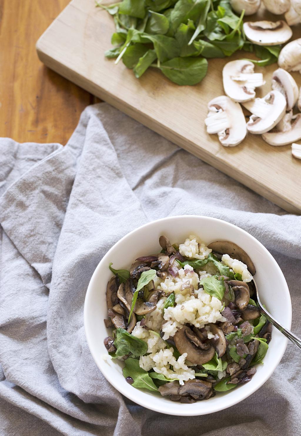 Mushroom and rocket risotto By Geoff Scott Serves 4 1 L Vegetable stock, use a stock powder 2 Tbsp Rice bran oil 1/2 C Onion, finely diced 300 g Risotto rice 1/4 C White wine 1 Tbsp Rice bran oil 200