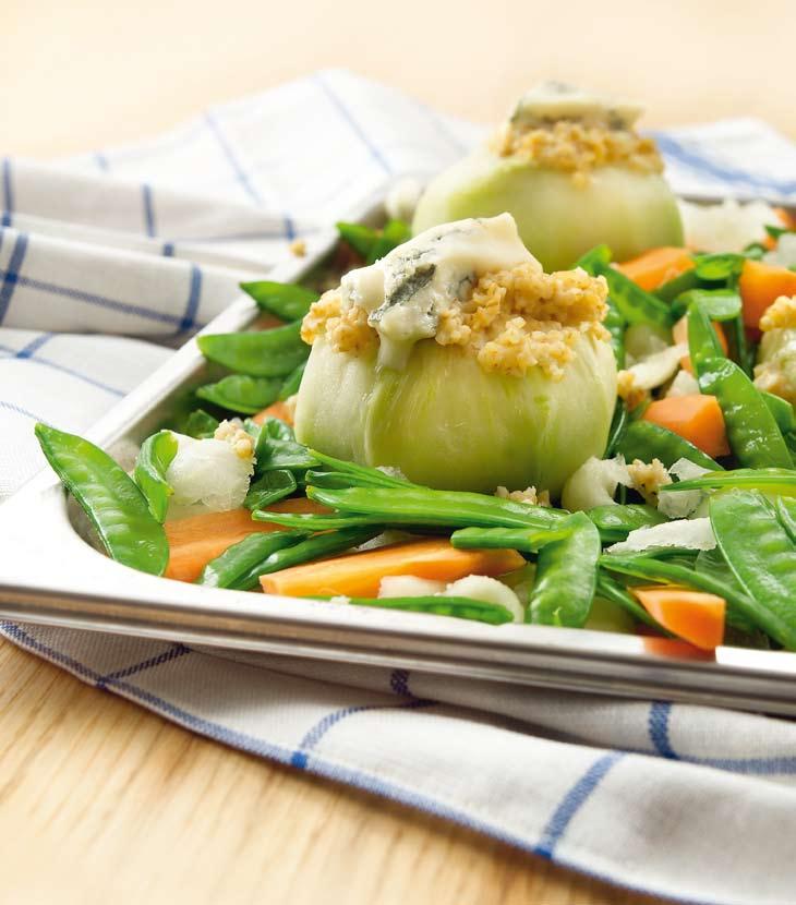 R Stuffed kohlrabies 5 6 Mix the bulgur with the vegetable bouillon in the porcelain dish. Cover the porcelain dish with cling film or a cover that is suitable for use in the microwave.