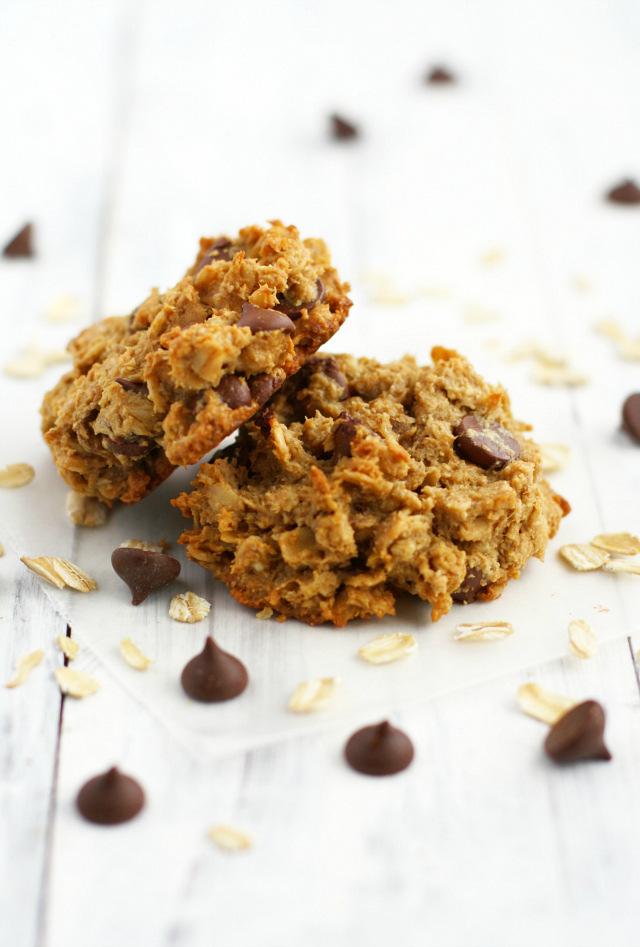 . Peanut Butter Chocolate Chip Breakfast Cookies one very ripe banana ½ cup peanut butter or sunbutter 1½ cups gluten free oats 3 Tablespoons oat flour 4 Tablespoons maple syrup 1 Tablespoon ground