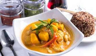 bamboo shoots, bell peppers and sweet basil leaves simmered in green curry and