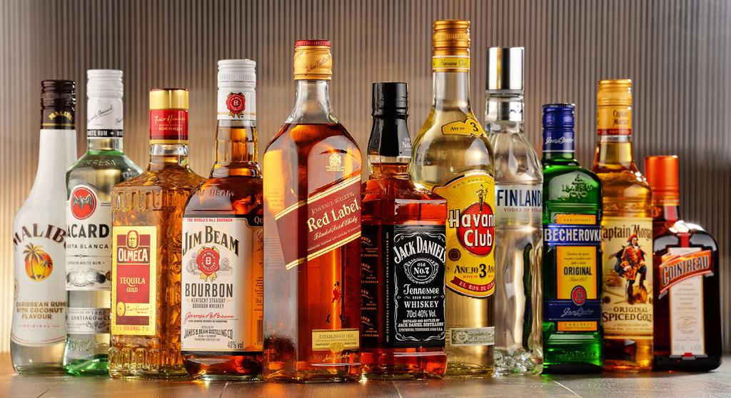 SPIRITS American Whiskeys Jack Daniels 4.60 Jim Beam 4.60 Canadian Club 4.60 Southern Comfort 4.60 Cognac Hennessy 4.60 Brandy & Port 6.60 Remy Martin VSOP 7.60 Delamain XO 9.
