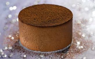 52 oz - 100 g 4 hours in the refrigerator CREMOSO AL CIOCCOLATO (CREAMY CHOCOLATE) Chocolate mousse on a sponge cake base, with a heart of creamy