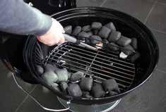 Controlling the temperature indirect cooking: The temperature inside the barbecue is determined by the number of barbecue briquettes or amount of charcoal burning inside.
